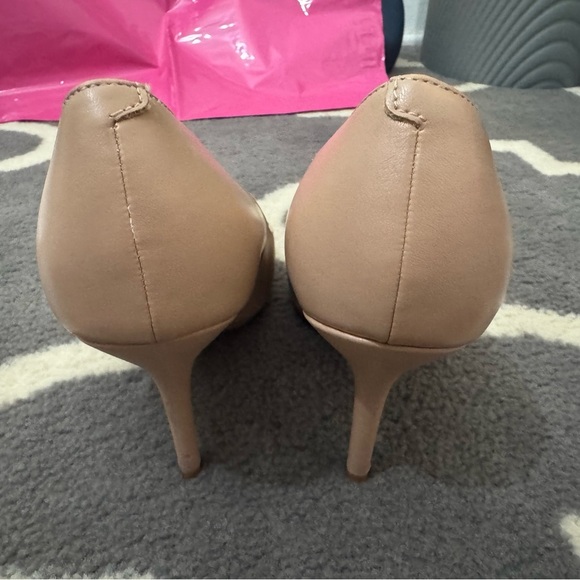 Nine West Tan Heels - Picture 2 of 5
